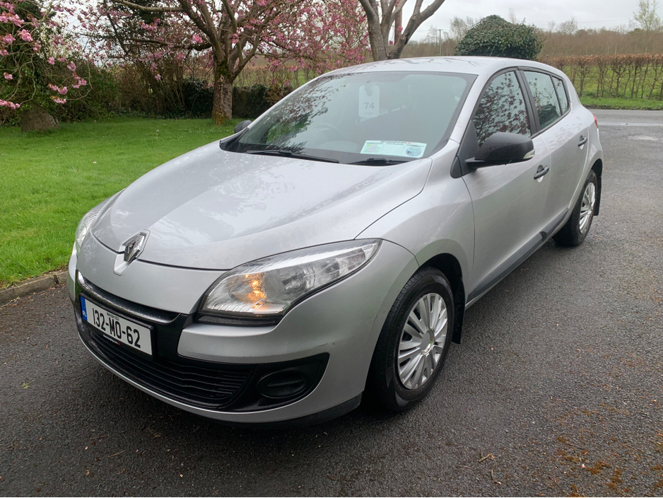2013 Renault Megane - image 4