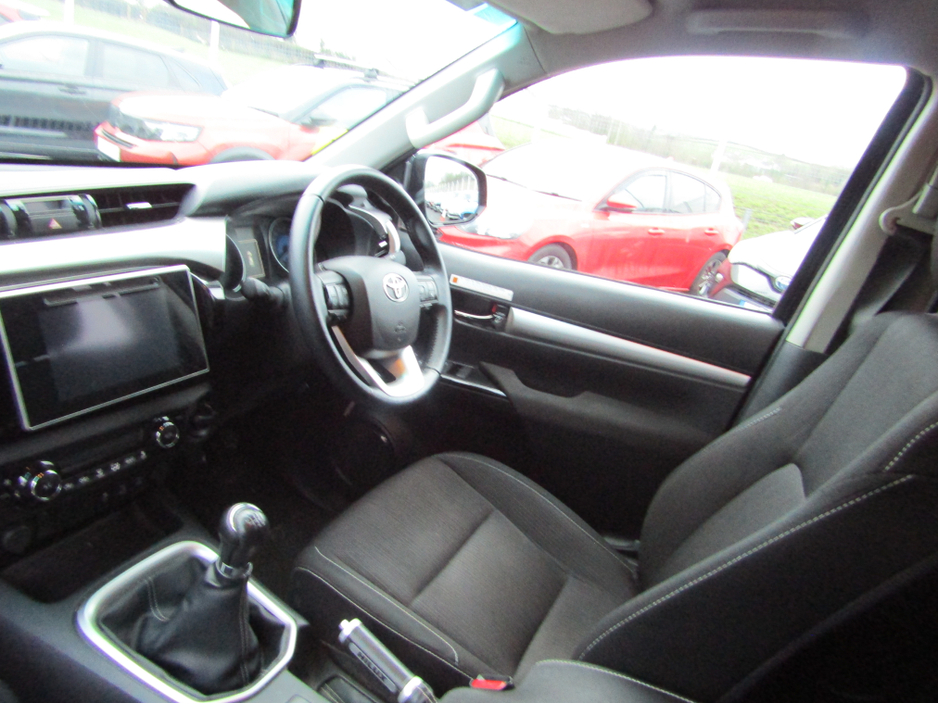 2020 Toyota Hilux DOUBLE CAB SR5 4DR