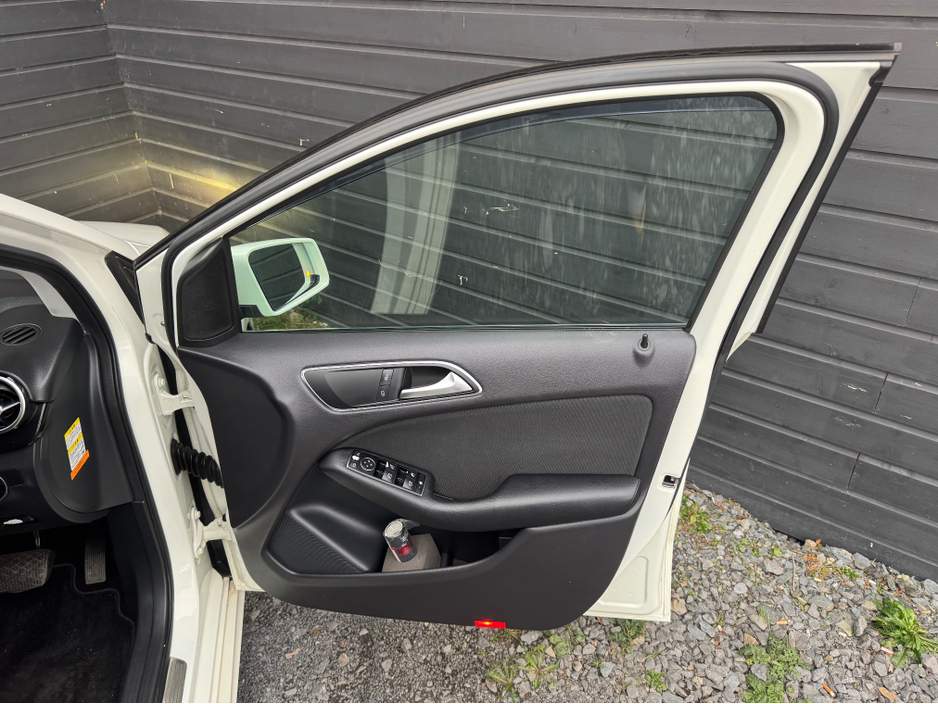 2014 Mercedes-Benz B Class - image 14