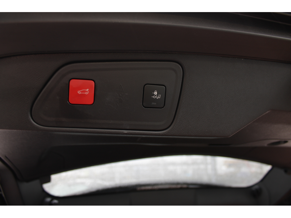 2020 Peugeot 3008 2.0HDI GT-LINE PLUS AUTOMATIC // IMMACULATE CONDITION THROUGHOUT // BUY WITH CONFIDENCE AA AND SIMI APPROVED DEALER 2025 // FINANCE ARRANGED // ALL TRADE INS WELCOME // €24,950