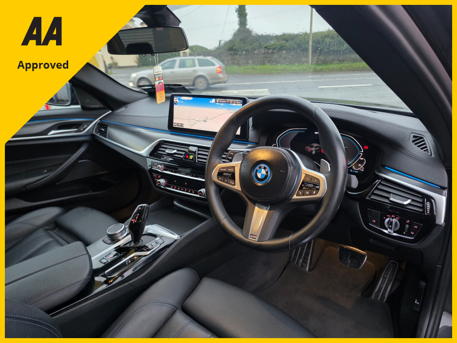 2022 BMW 5 Series - image 29