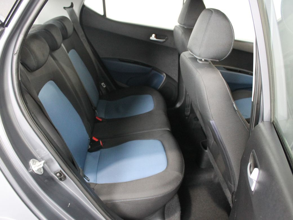 2015 Hyundai i10 - image 13