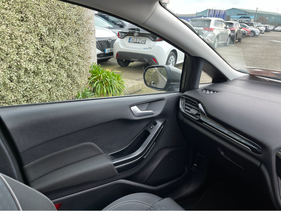 2018 Ford Fiesta - image 15