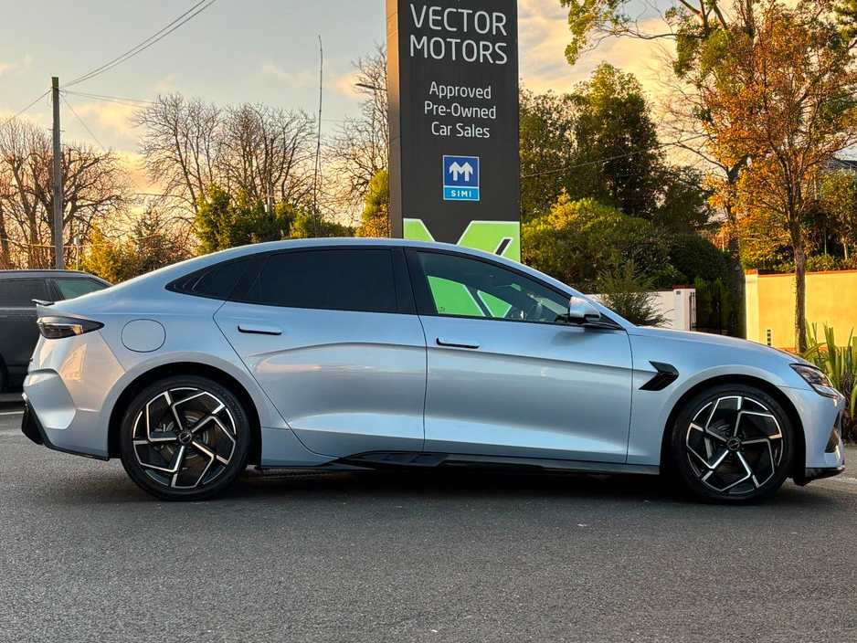 2024 BYD Seal DESIGN RWD PAN ROOF €36,995