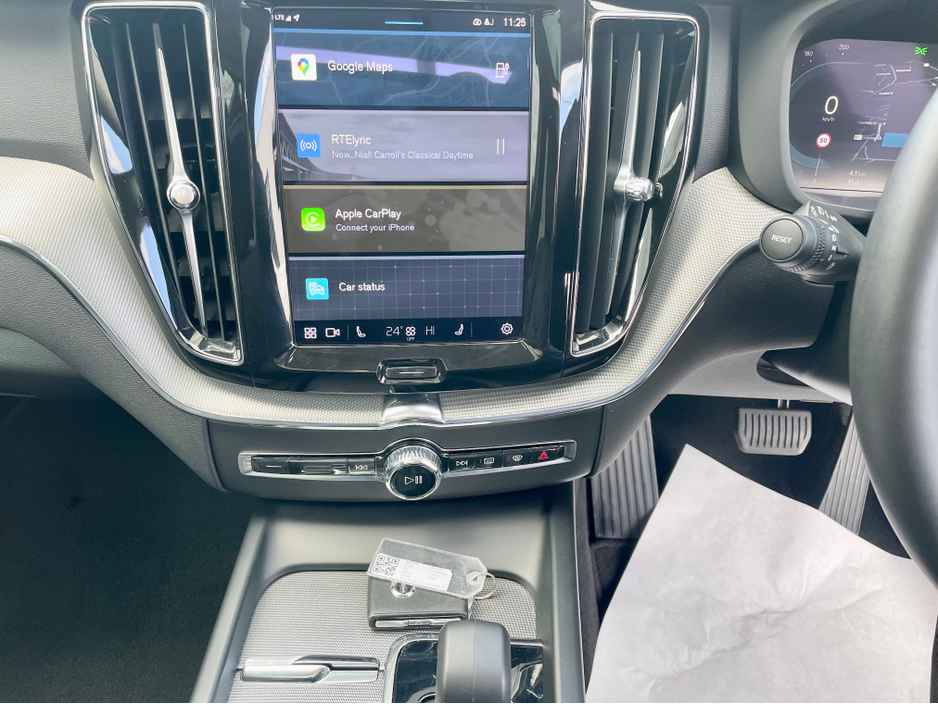 2023 Volvo XC60 - image 11