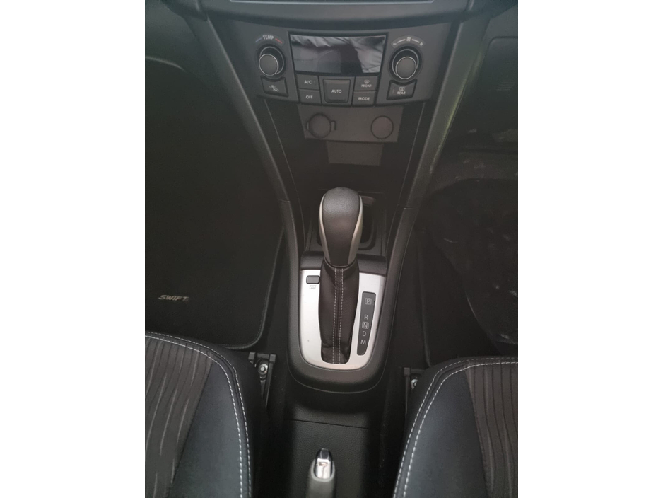 2012 Suzuki Swift - image 13