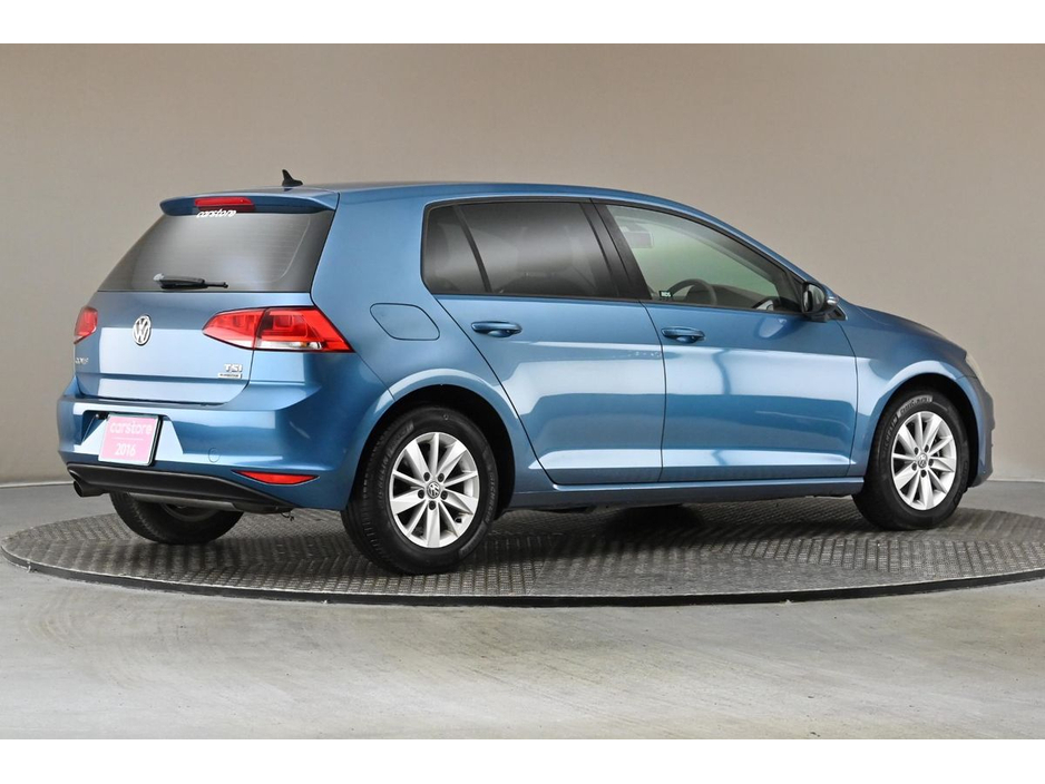 2016 Volkswagen Golf - image 10