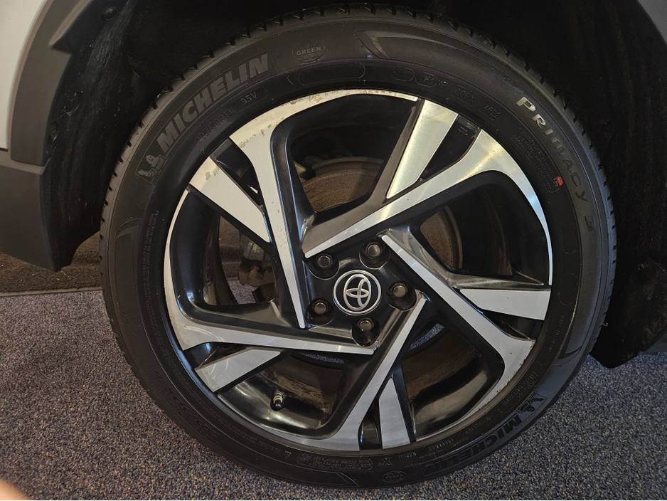 2023 Toyota C-HR HYBRID SPORT 4DR AUTO €25,950