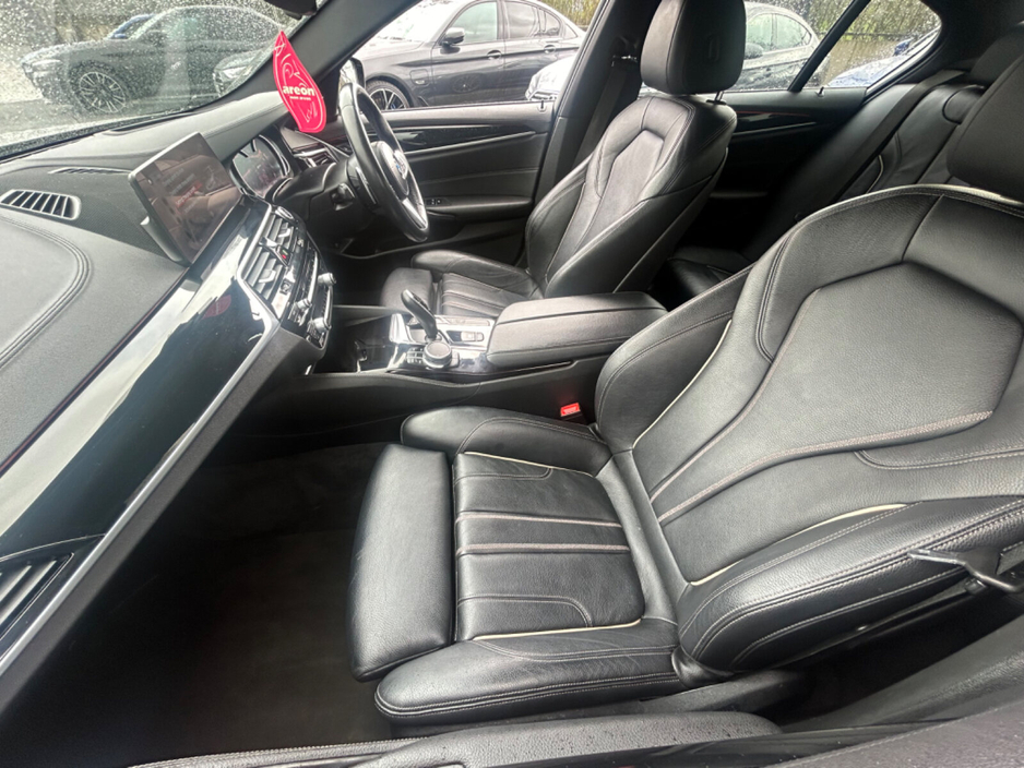 2018 BMW 5 Series - image 7