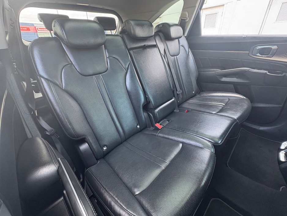 2025 Kia Sorento - image 19