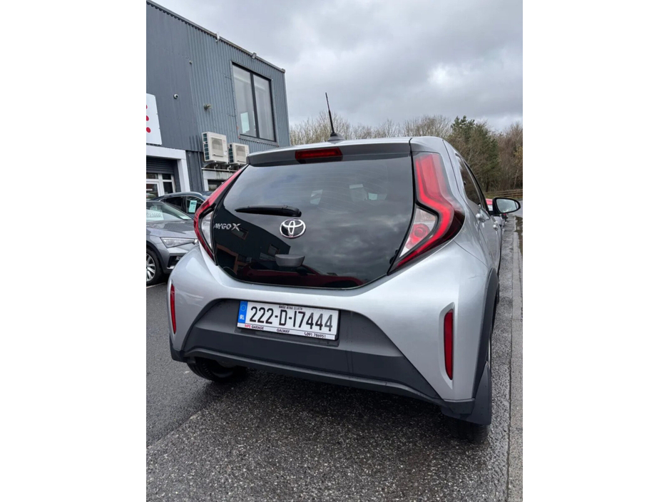 2022 Toyota Aygo - image 7