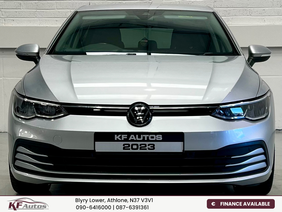 2023 Volkswagen Golf - image 2