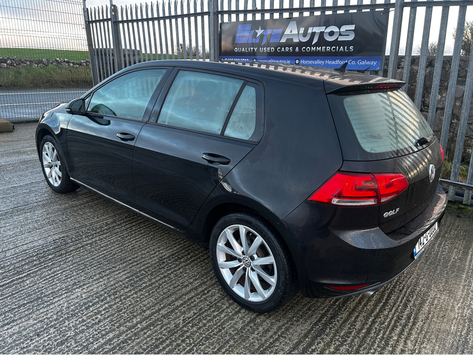 2014 Volkswagen Golf - image 5