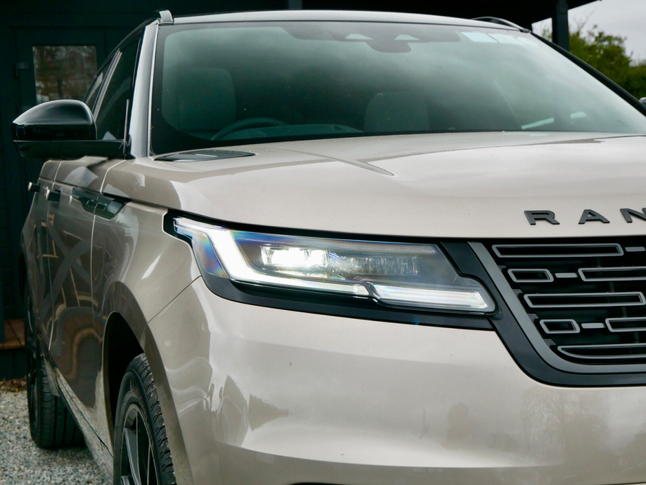 2025 Land Rover Range Rover Velar - image 10