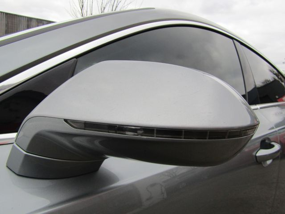 2012 Audi A7 - image 36