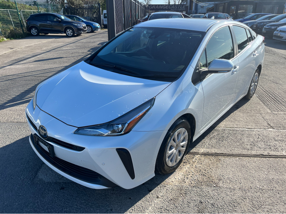 2020 Toyota Prius - image 3