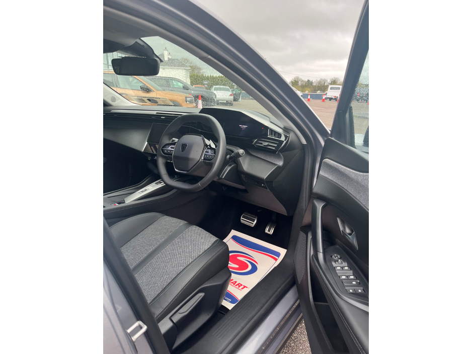 2025 Peugeot 408 - image 10