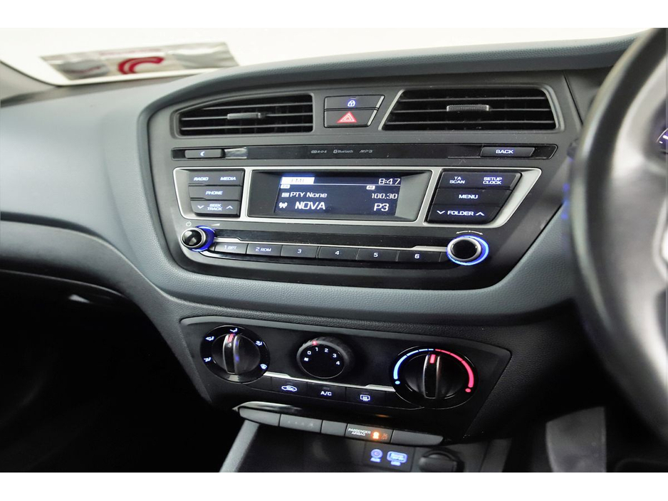 2018 Hyundai i20 - image 19