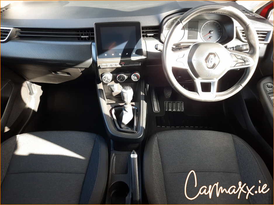 2022 Renault Clio - image 15