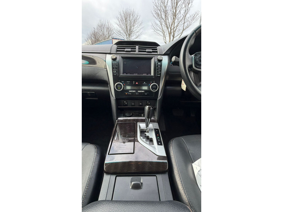 2012 Toyota Camry - image 4