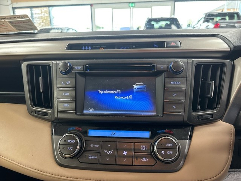 2014 Toyota Rav4 - image 13