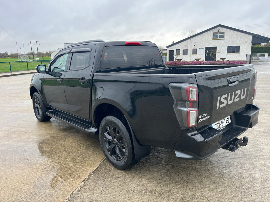 2023 Isuzu D-MAX - image 2