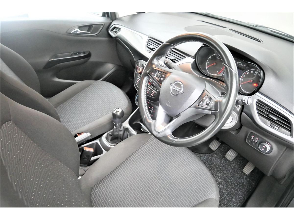 2016 Opel Corsa - image 13