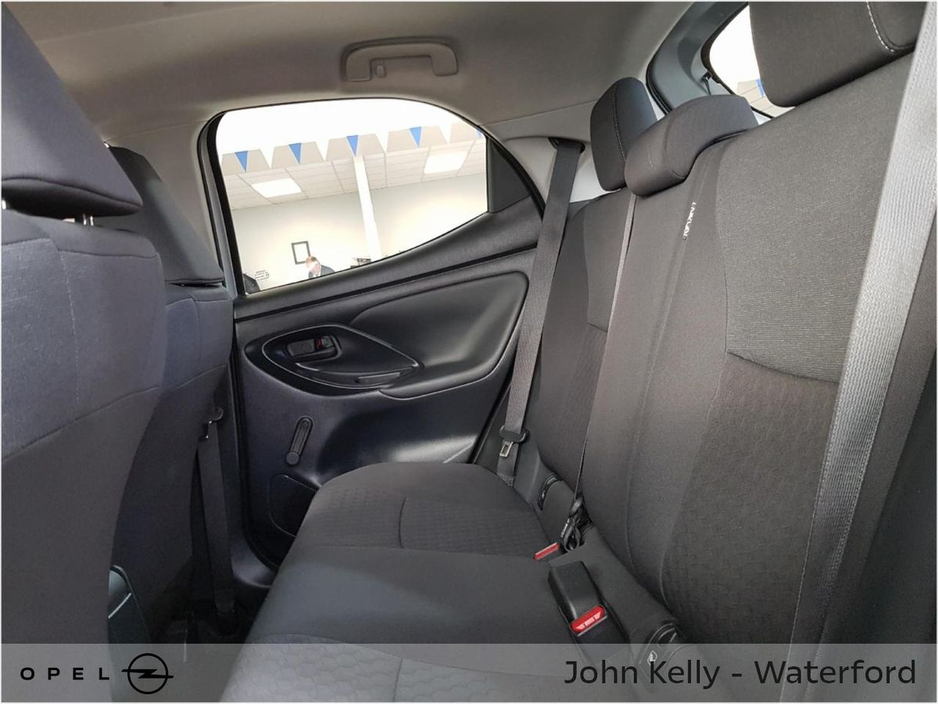 2023 Toyota Yaris HYBRID 1.5 ICON HEV CVT €19,995