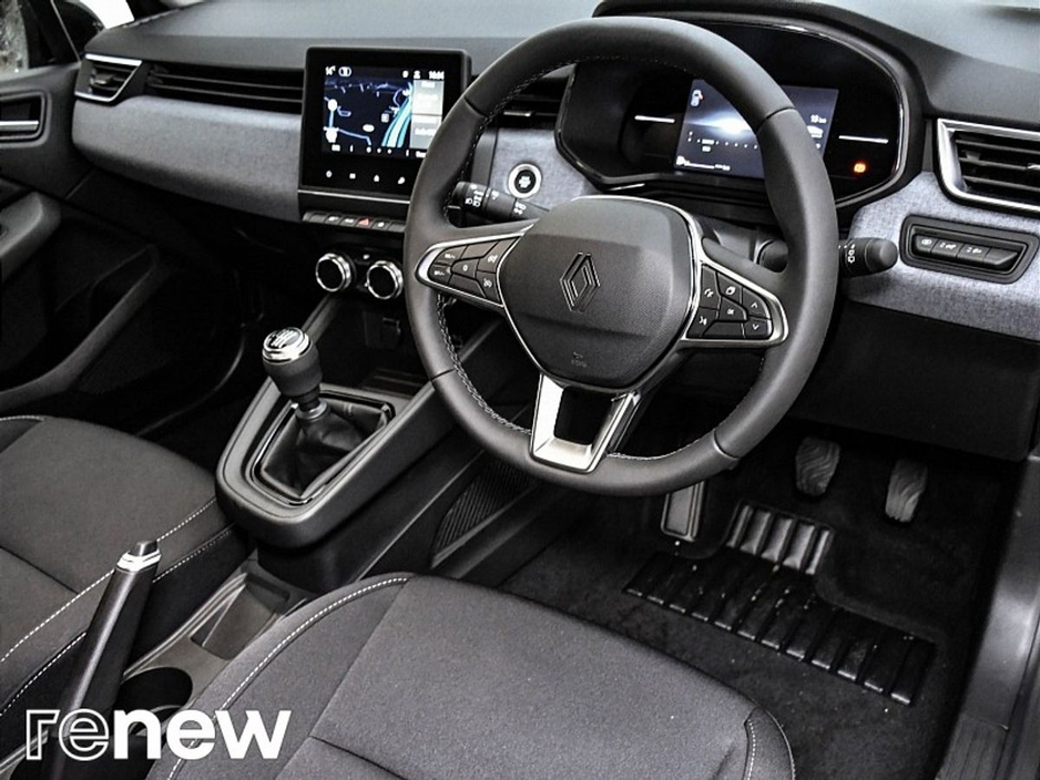 2025 Renault Clio - image 6