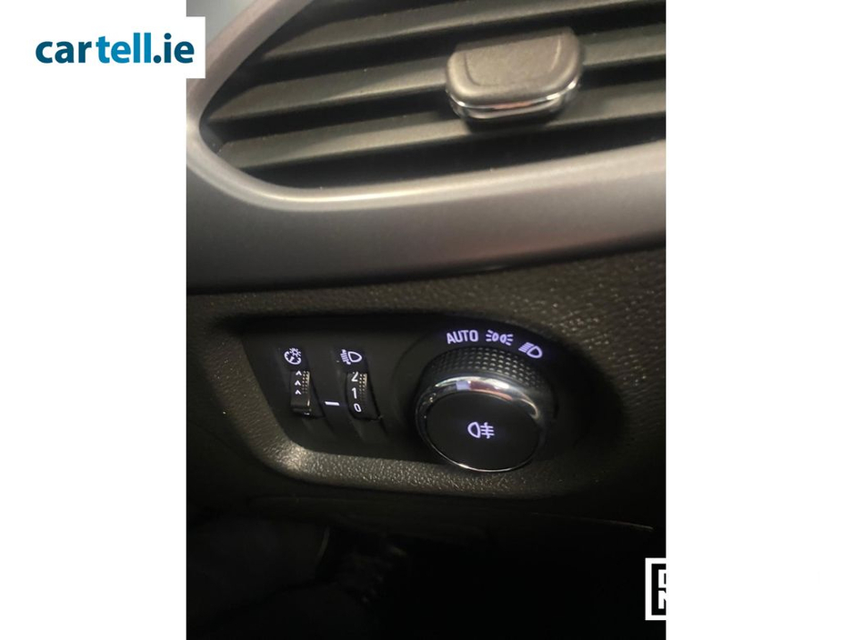 2021 Opel Astra - image 11