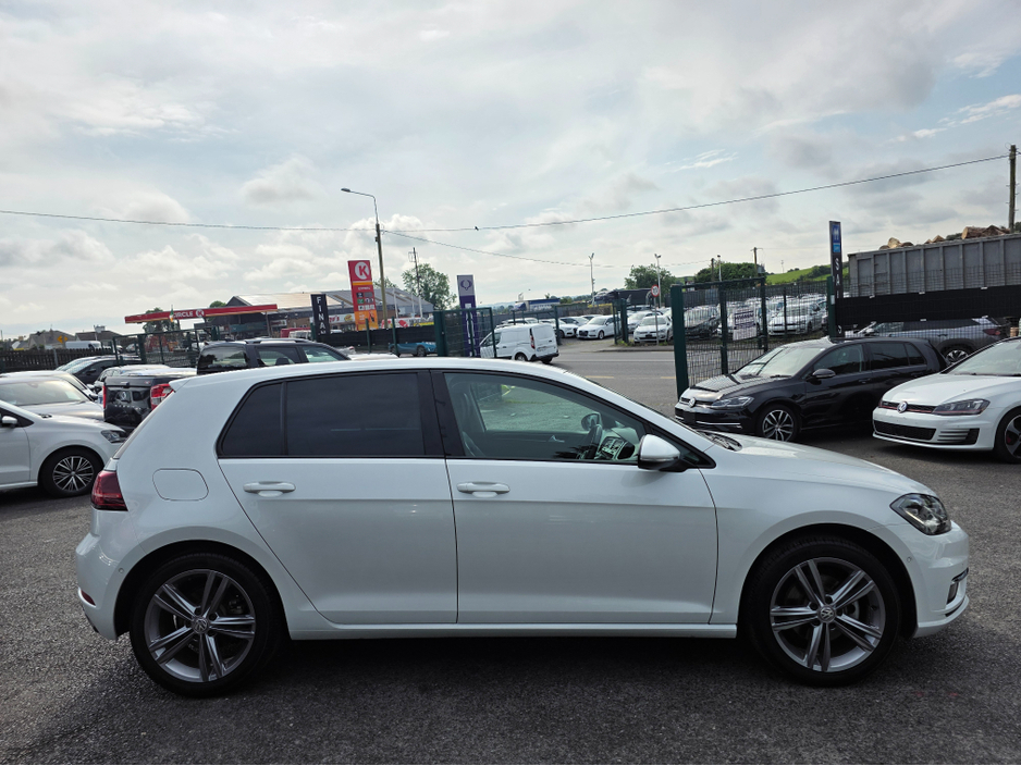 2020 Volkswagen Golf 1.4 FULL LEATHER SEATS ELECTRIC MEMORY SEATS  NAVI VIRTUAL CLOCKS ANDROID AUTO CARPLAY BLIND SPOT REAR TRAFFIC ASSIST ROAD SIGN RECOGNIZING  LANE ASSIST LOW TAX BAND €22,950