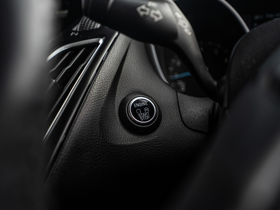 2016 Ford Focus - image 27