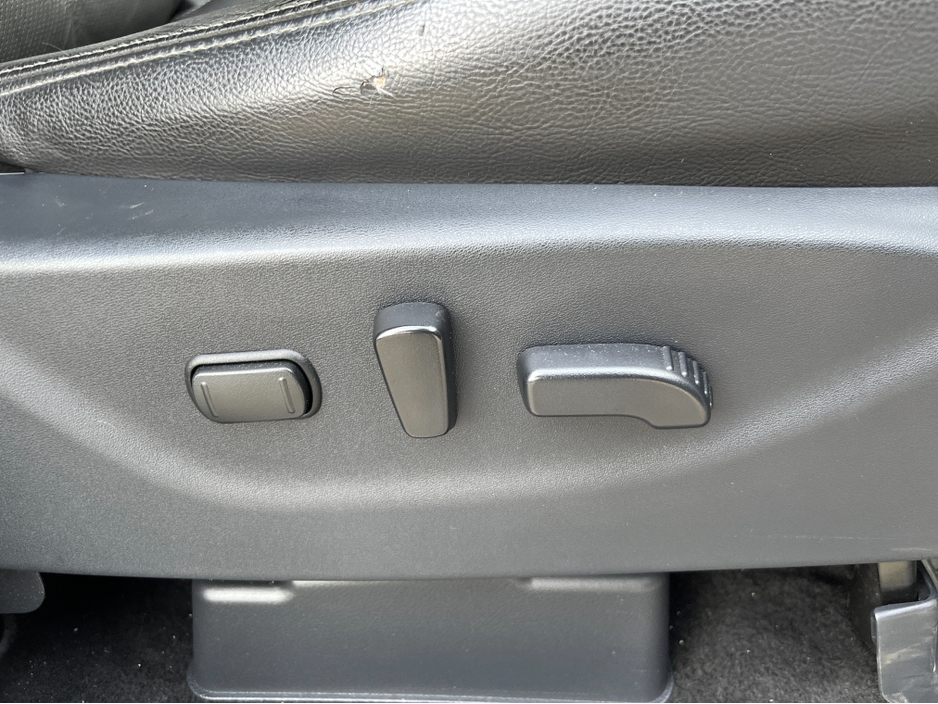 2019 Nissan Navara - image 10