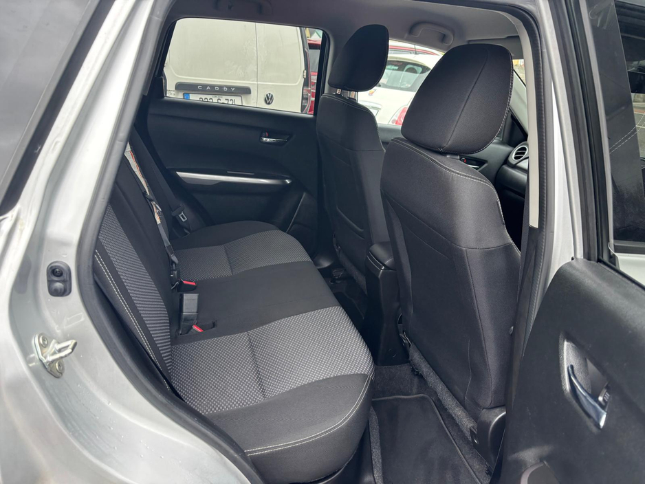 2019 Suzuki Vitara - image 10