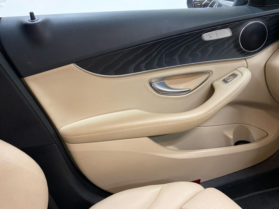 2020 Mercedes-Benz C Class - image 14