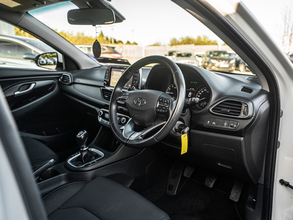 2018 Hyundai i30 - image 8