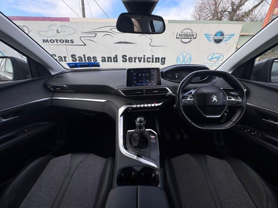 2019 Peugeot 5008 - image 13