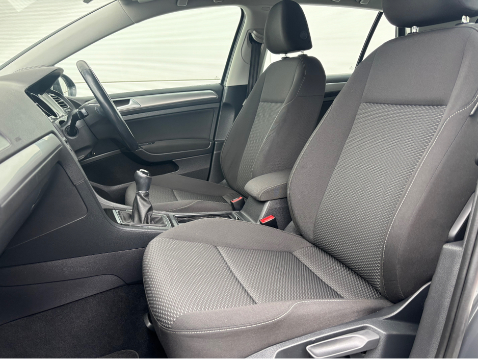 2019 Volkswagen Golf - image 16