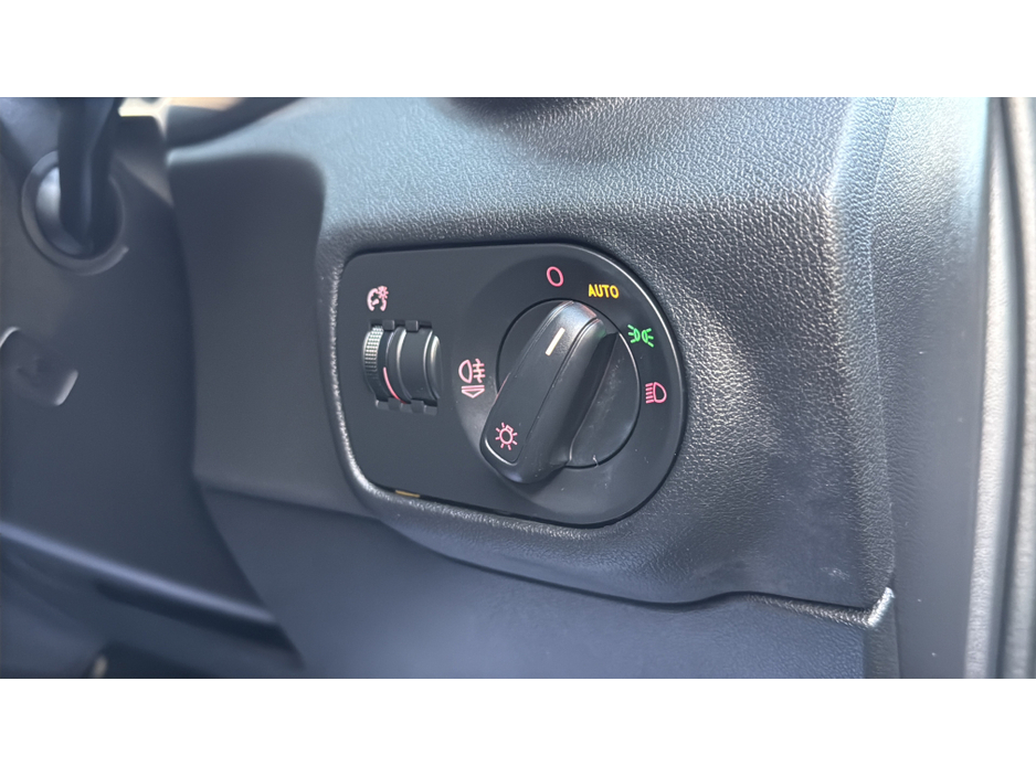 2016 Audi A1 - image 20