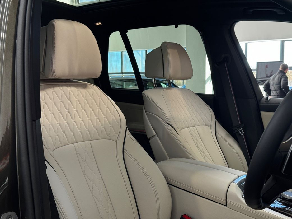 2025 BMW X5 - image 16