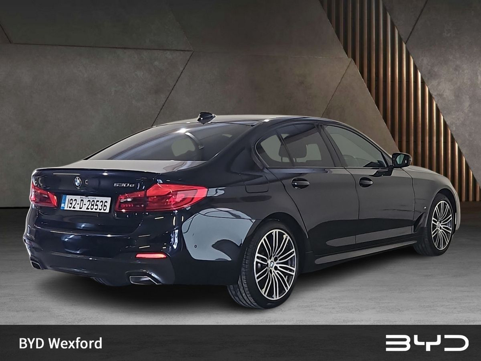 2019 BMW 5 Series - image 3