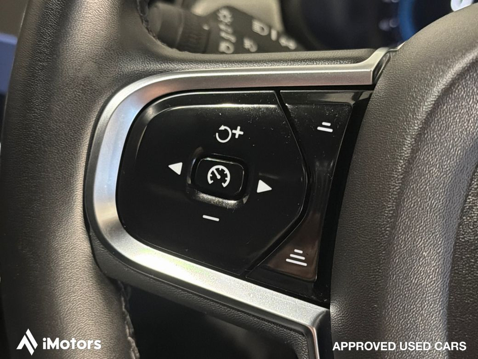 2022 Volvo S90 - image 27