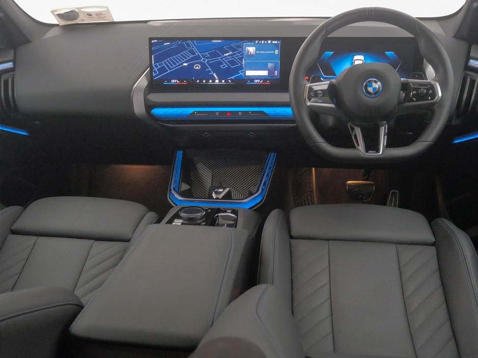 2025 BMW X3 - image 4