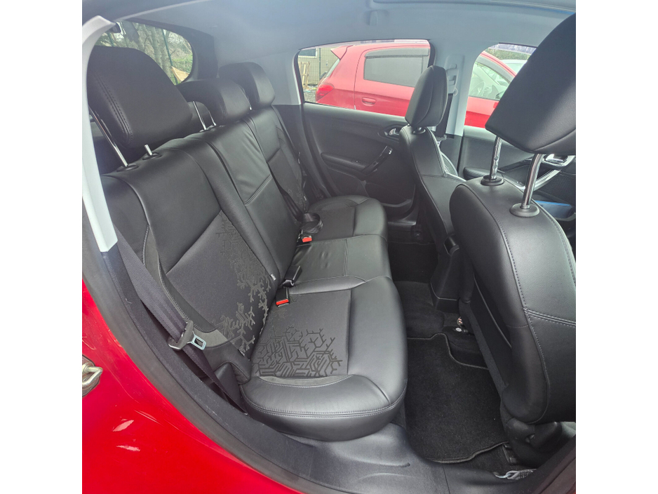 2015 Peugeot 208 1.0 PureTech 68bhp Access 5 dr €7,950