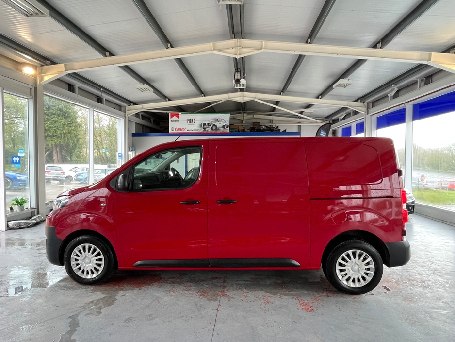 2020 Toyota Proace - image 8