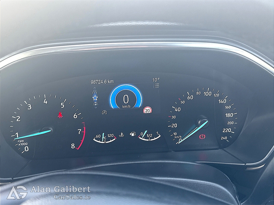 2019 Ford Focus - image 12