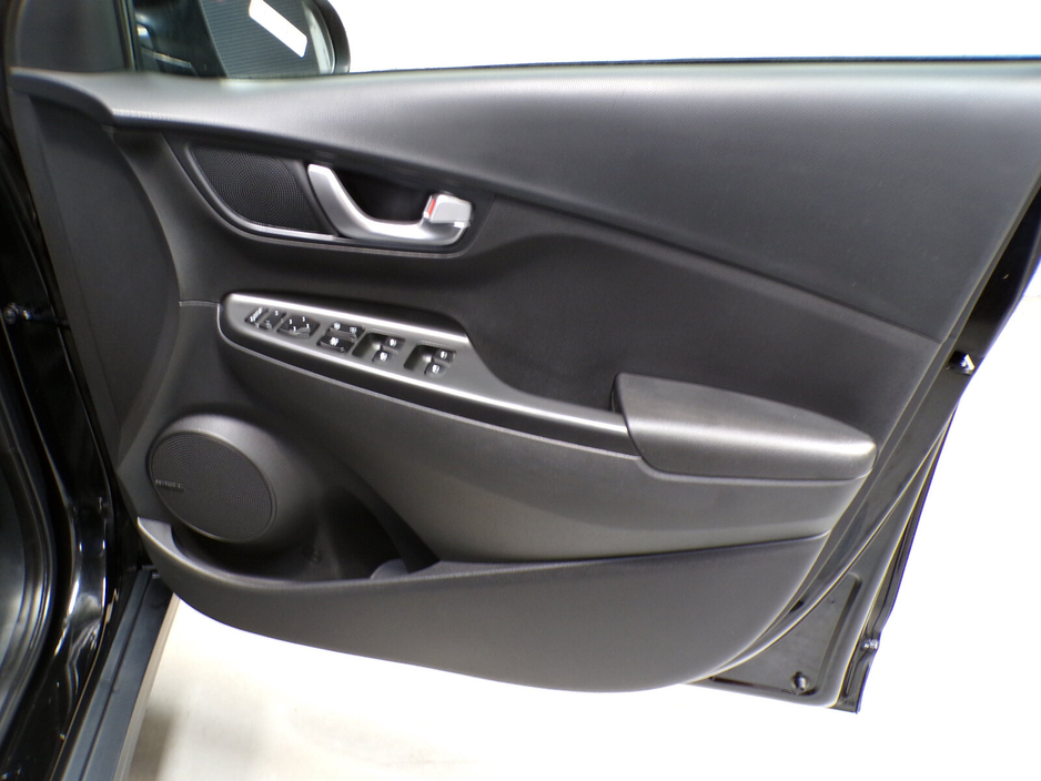 2022 Hyundai Kona 2022*ONLY 26,000 MILES*64KWH HYUNDAI KONA PREMIUM EV*484KM RANGE*FULL HYUNDAI SERVICE HISTORY*GRADED A BATTERY HEALTH WITH REPORTS*PREMIUM PACK*2 CHARGER*1 OWNER*FANTASTIC CONDITION SPEC Bluetooth,App €21,900