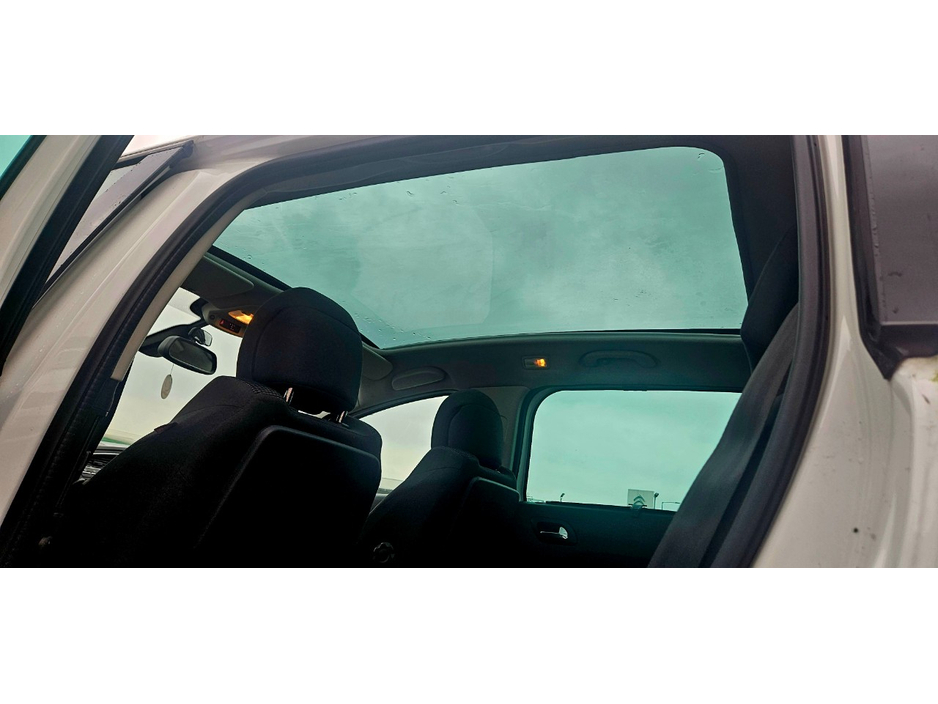 2016 Peugeot 5008 - image 23