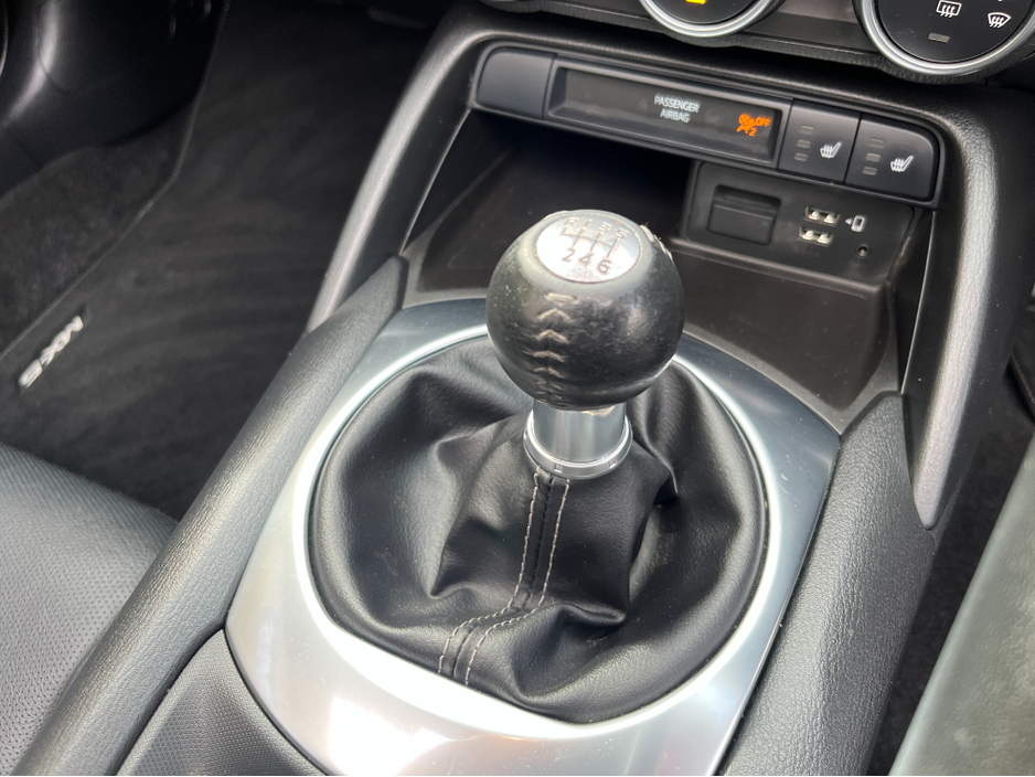 2022 Mazda MX-5 - image 18