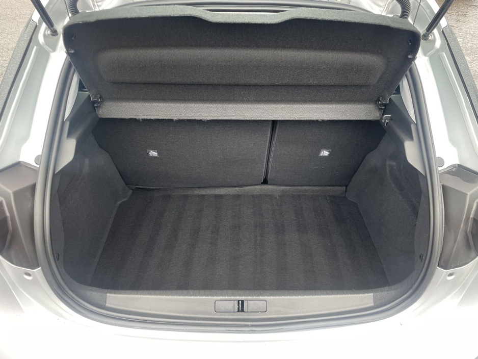 2022 Opel Corsa - image 14